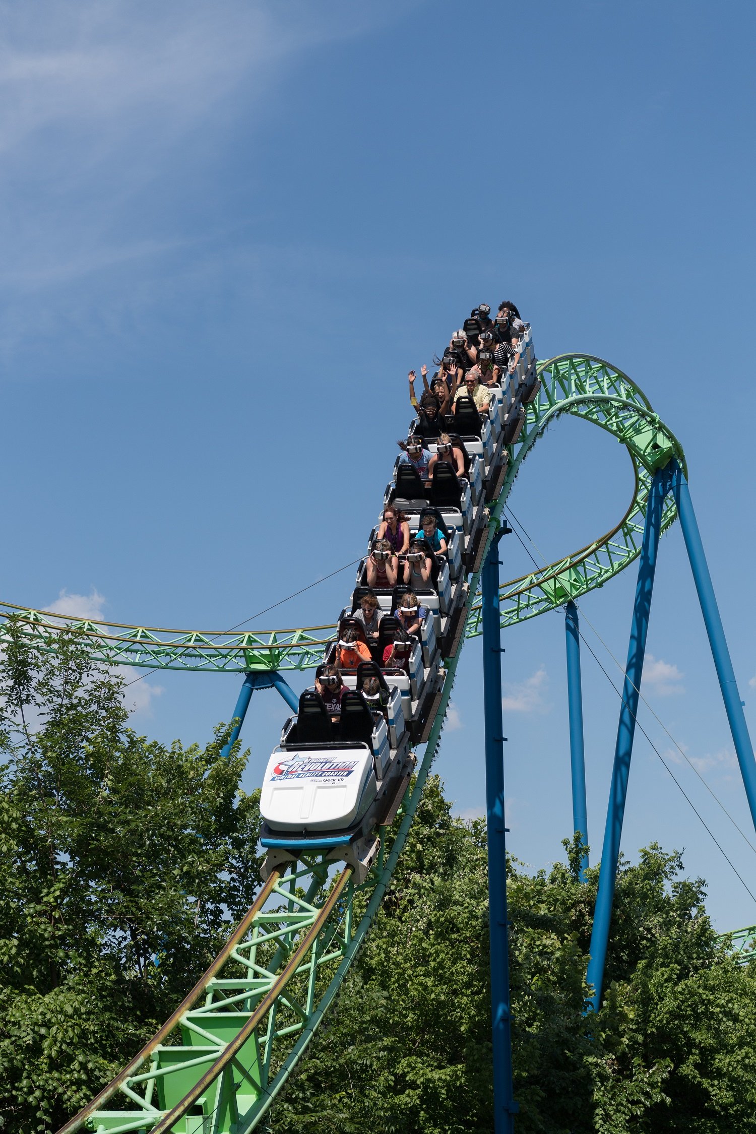 Experience Raw Power: Six Flags' Animal Ride Will Shock You - s1lhijp