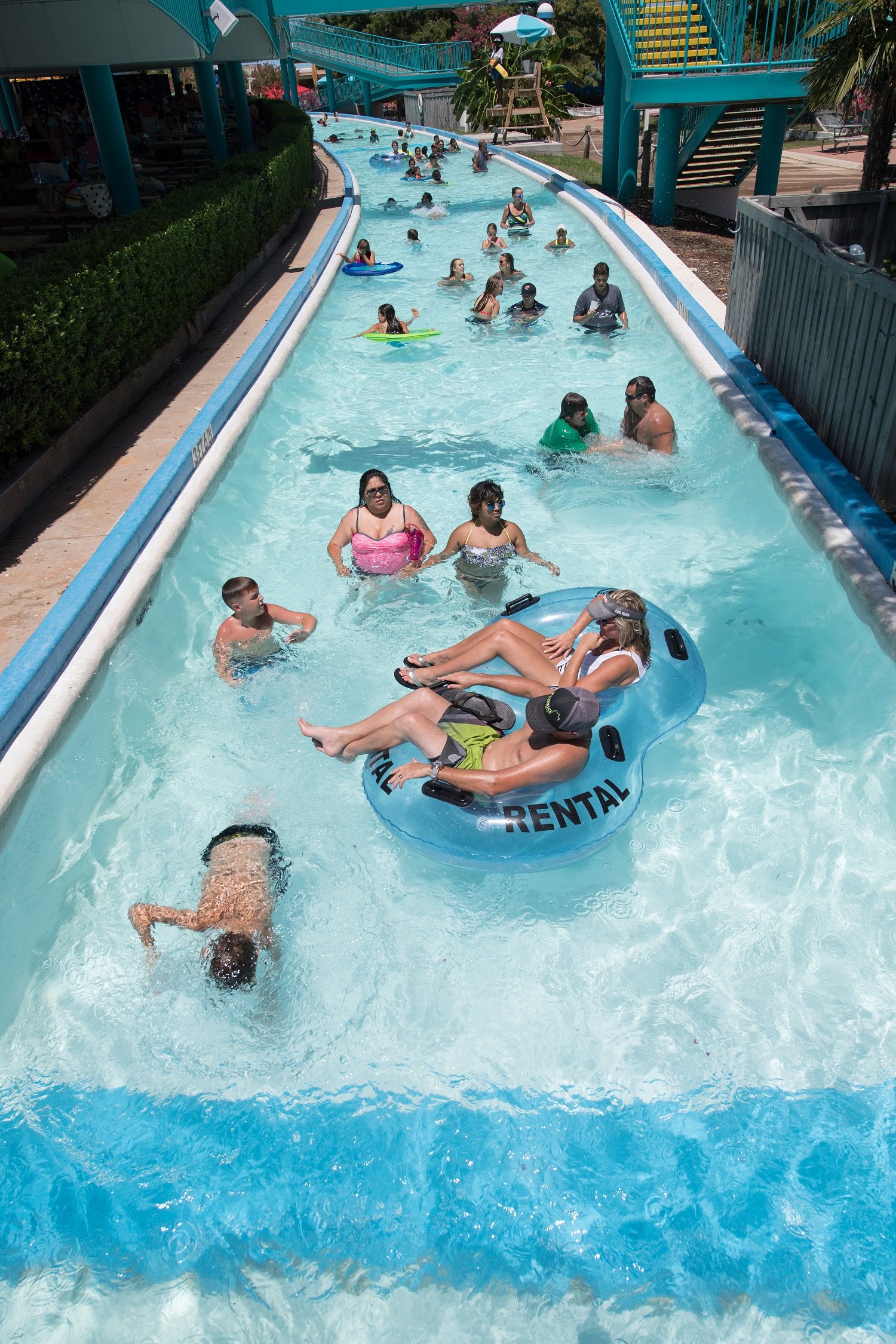lazy-river-six-flags