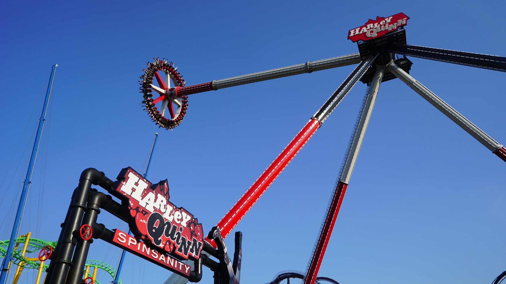 new-in-2020-harley-quinn-spinsanity-six-flags-america