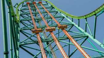 zumanjaro_gondolas_dropping_-_angle_0.jpg?itok=bIkhcl7p