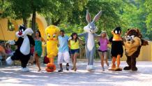 LOONEY TUNES Characters and Guests LOONEY TUNES Characters and Guests