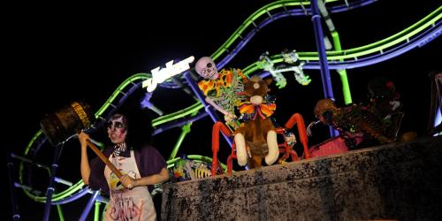 evil clown from carnevil during fright fest at six flags new england