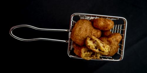 Fried Mac and Cheese in a basket