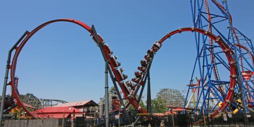 Harley Quinns figure 8 track