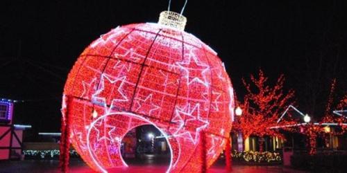 merry lane at holiday in the park
