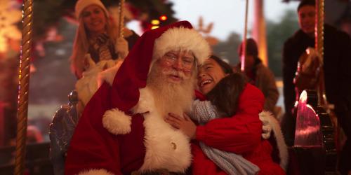 Kid meeting with santa