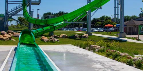 Screaming Lizard water slide at Magic Waters